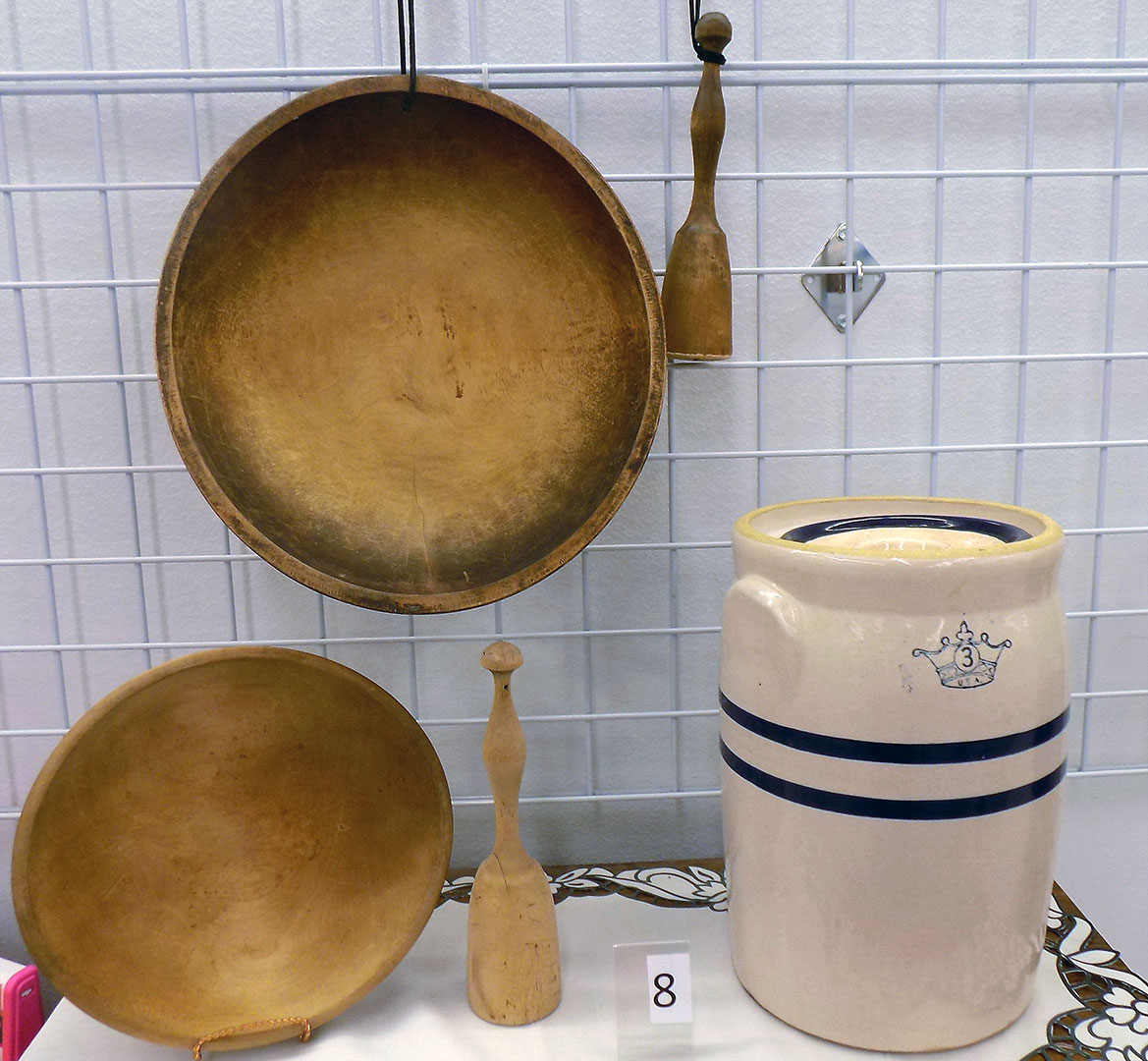 8antiquebreadbowlswithpestals St Vincent de Paul