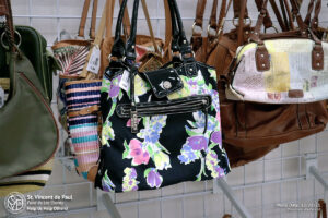 Used flower purses for sale in Fond du Lac.