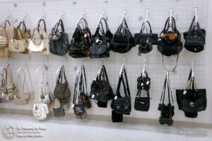 Leather black purses for sale in Fond du Lac.