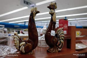 Vintage glass chickens for sale in Fond du Lac.