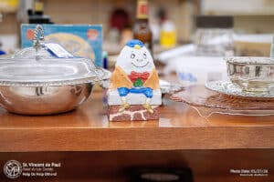 Housewares & Vintage 30% Off Sale 4 Home decor in Fond du Lac (01/27/2026).